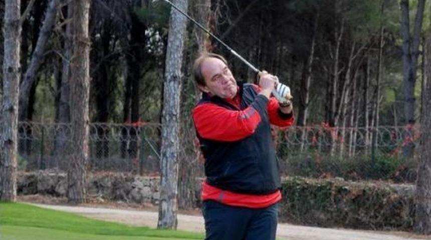 Fikret &Ouml;zt&uuml;rk Kul&uuml;plerarası Golf Turnuvası Başladı