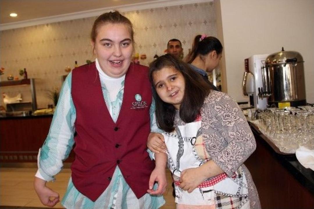 &Ouml;zel &Ccedil;ocuklar Kendilerini &Ccedil;ok Daha &Ouml;zel Hissedecek