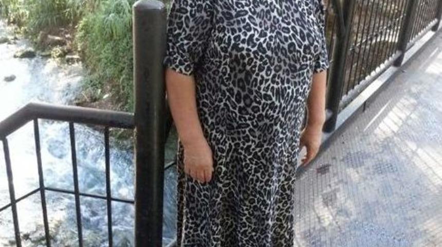 İki Oğlunu Ve Eşini Art Arda Kaybeden Kadın Ağabeyinin Cenazesinde &Ouml;ld&uuml;