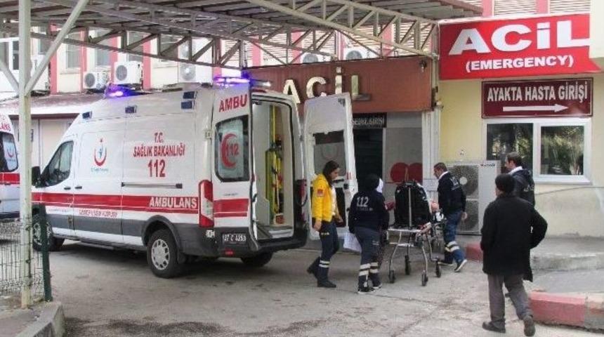 &Uuml;zerine Benzin D&ouml;kerek Kendini Yakan Gen&ccedil; &Ouml;ld&uuml;