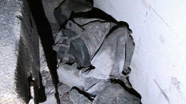 &Uuml;zerine Benzin D&ouml;kerek Kendini Yakan Gen&ccedil; &Ouml;ld&uuml; 1