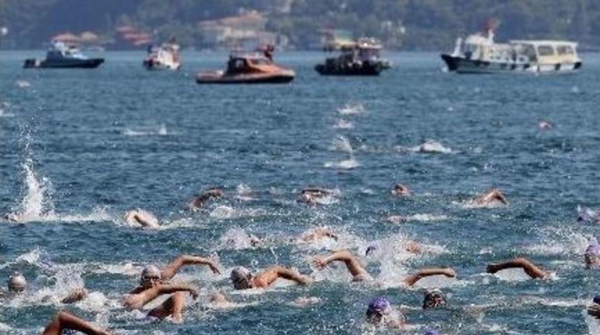 Samsung Boğazi&ccedil;i Kıtalararası Y&uuml;zme Yarışı D&uuml;nyanın En İyisi Olmak İ&ccedil;in Yarışıyor