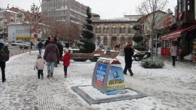 Tuzlama Aracından Düşen Işçi Yaralandı