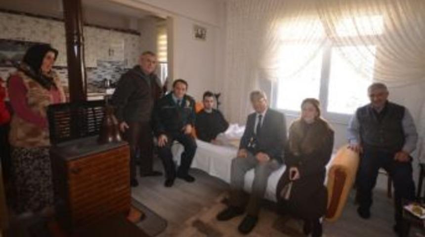 İstanbul&rsquo;daki Patlamada Yaralanan Polis Baba Evinde