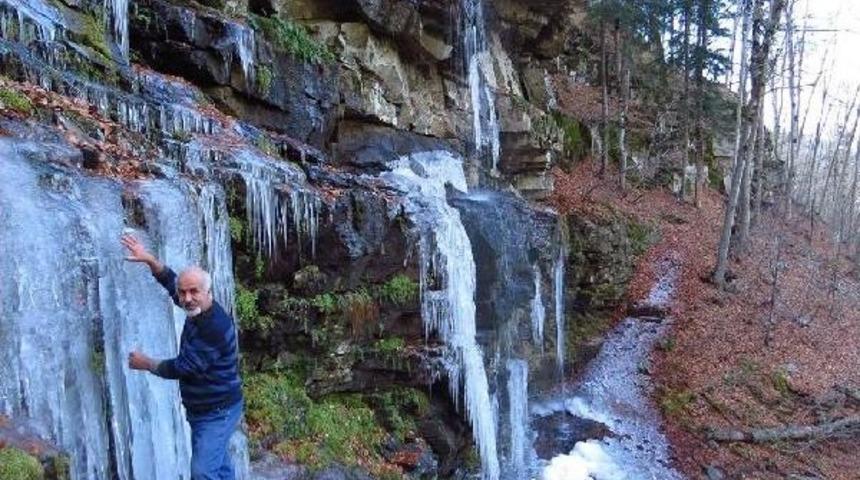 Amanos Dağları'ndaki Kus&ccedil;u Şelalesi Kışın Daha Bir G&uuml;zel