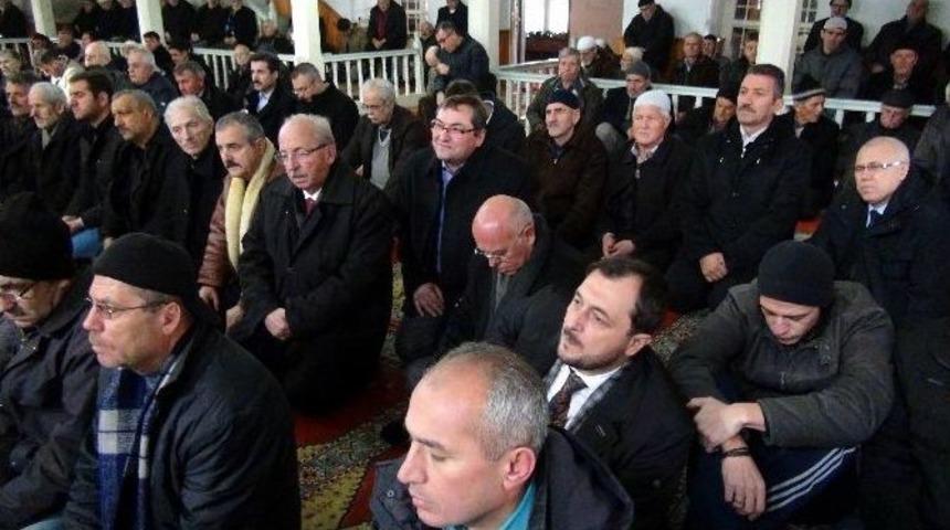 Ak Parti Ve Chp&rsquo;li Başkanlar Şehitler İ&ccedil;in Beraber Dua Okudu