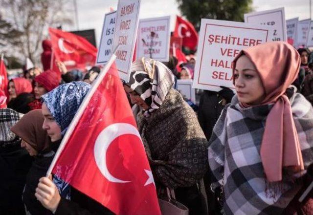 Cuma Namazı Sonrası Şehitler Tepesi'nde Terörü Lanetlediler