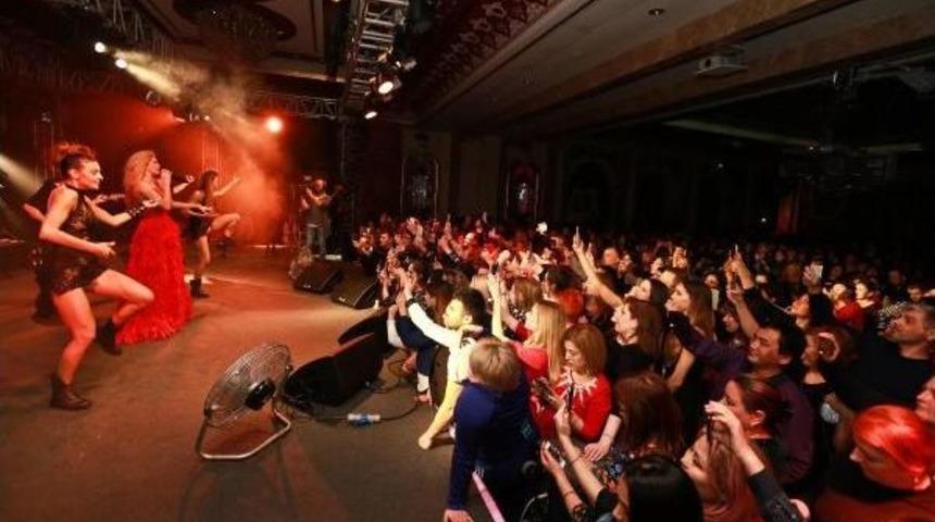 Dosso Dossi Konserle Başladı