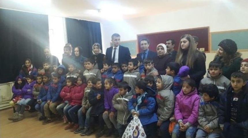 &ldquo;sevgi Yolu&rdquo; Projesiyle &Ouml;ğrencilerin Y&uuml;z&uuml; G&uuml;l&uuml;yor