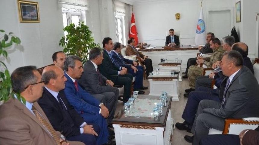 Tatvan Kaymakamı &Ouml;zkan G&ouml;reve Başladı