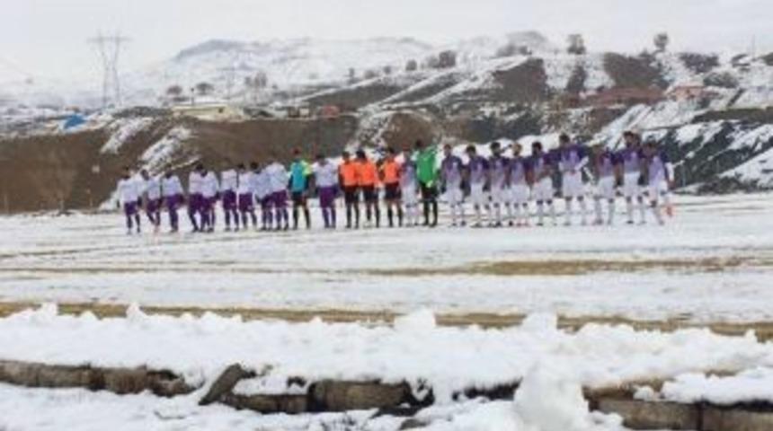 Amat&ouml;r Futbol M&uuml;sabakalarına Kar Ertelemesi