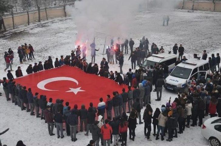 Lise Öğrencilerinden Asılsız İhbar İle Okula Çağırdıkları Polise Müthiş Sürpriz G2