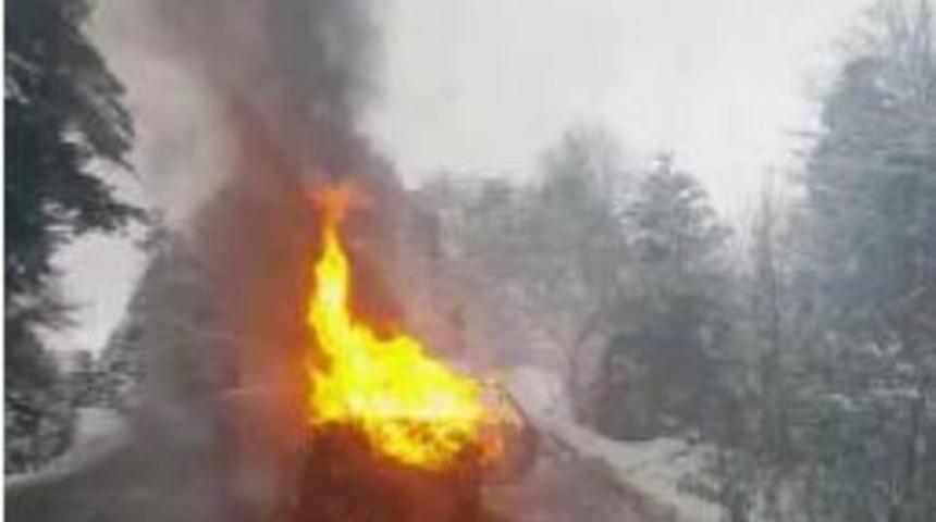 Lpg Tankı Patlayan Otomobil Alev Alev Yandı