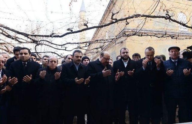 Beşiktaş Şehitleri İçin Gıyabi Cenaze Namazı