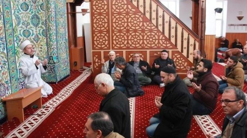 İskenderun&rsquo;da Ak Parti Şehitler İ&ccedil;in Mevlit Okuttu