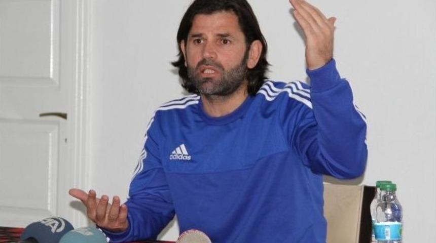 &Uuml;z&uuml;lmez: "inanarak Ve Kenetlenerek Bu Camiayı En İyi Yerlere Getirmemiz Gerekiyor"