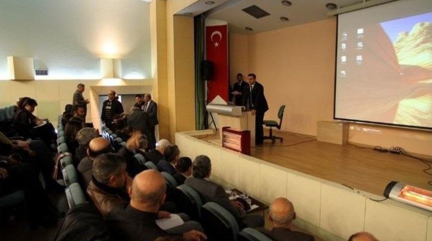 Harran &Uuml;niversitesinde Arkeolojik &Ccedil;alışmalar Masaya Yatırıldı