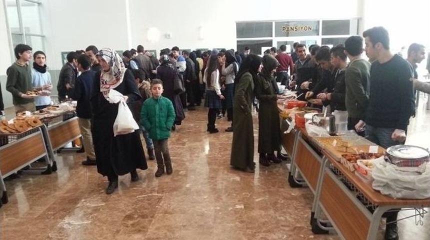 &Ouml;ğrencilerden Anlamlı Kermes