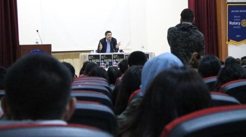 &Ouml;mer Onan, Mersin&rsquo;de &Ouml;ğrencilerle Buluştu