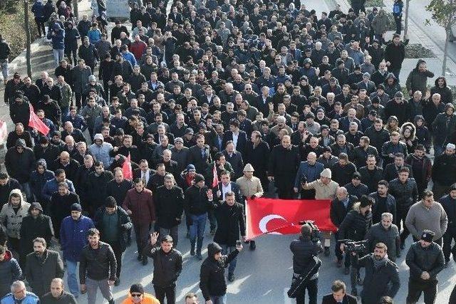 Esenyurt’ta Binlerce Vatandaş Terörü Lanetledi