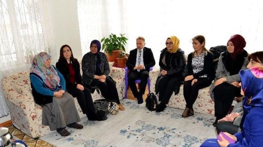 Vali Karaloğlu&rsquo;nun Eşinden Şehit Ailelerine Ziyaret