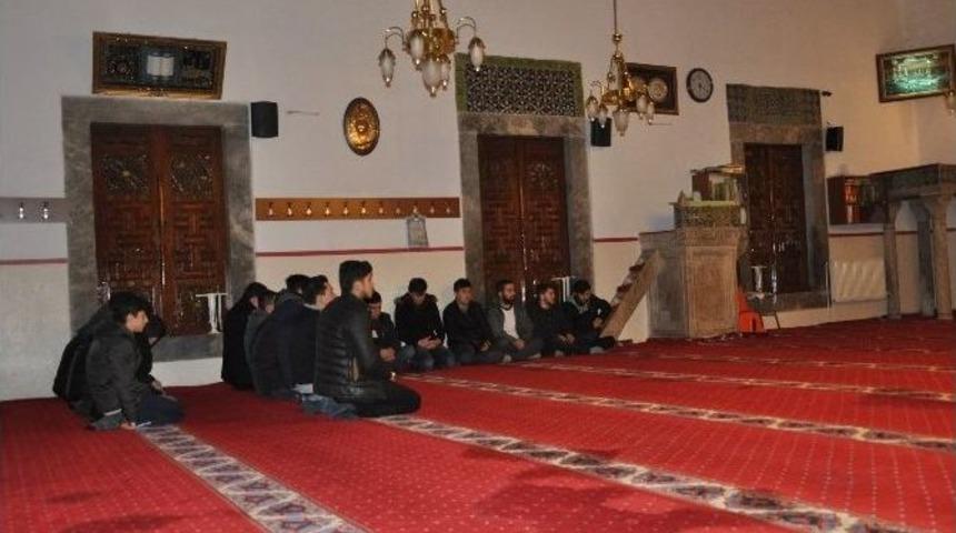 Boz&uuml;y&uuml;k &Uuml;lk&uuml; Ocakları Şehitler İ&ccedil;in Mevlit Okuttu