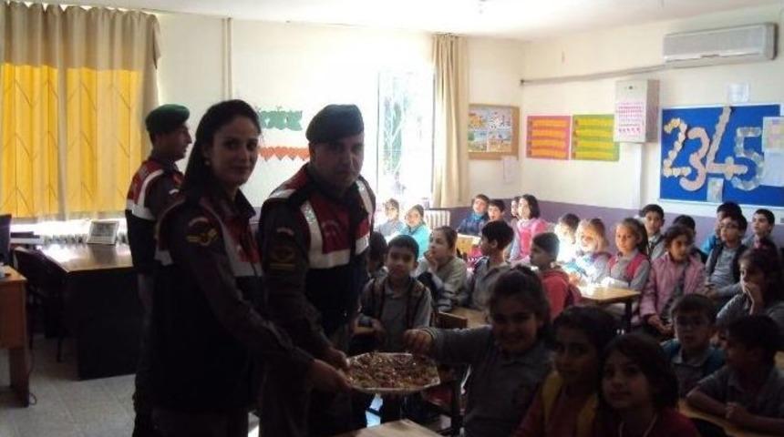 Jandarma’dan Öğrencilere Trafik Güvenliği Eğitimi