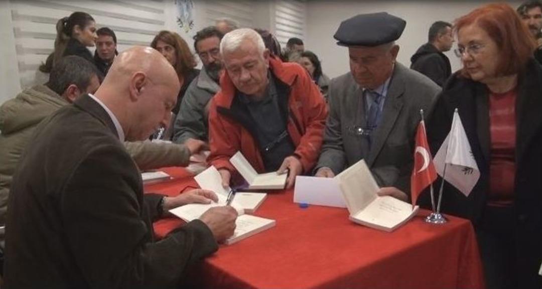 Orhan Kemal&rsquo;in Oğlu Efeler&rsquo;deki Edebiyat Tutkunlarına Babasını Anlattı