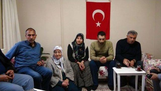 Fırat Kalkanı'nda Yaralanan Uzman Çavuş Baba Evine Getirildi