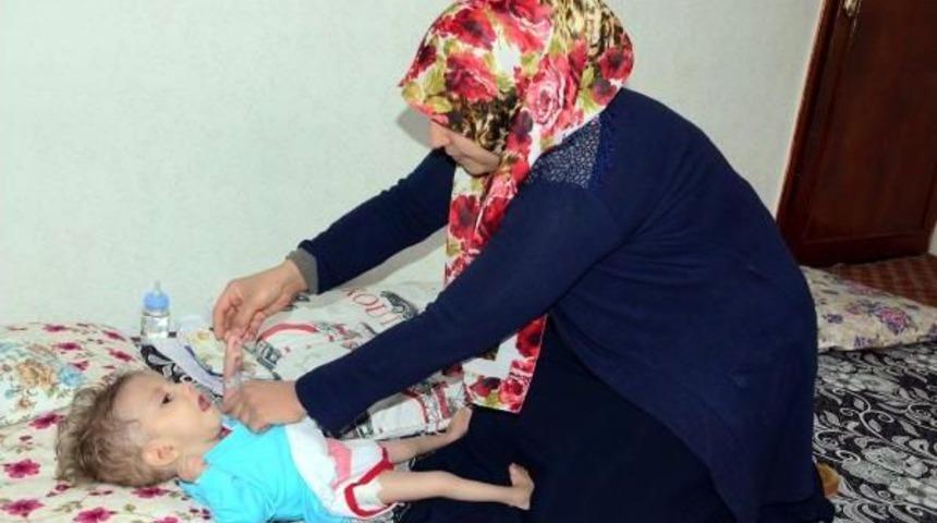 Ailesi, Minik &Ouml;mer Salih'in Tedavi Edilmesini Istiyor