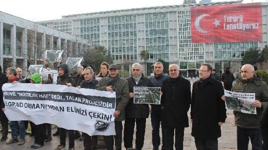 İbb &Ouml;n&uuml;nde Dekovil Projesi Eylemi