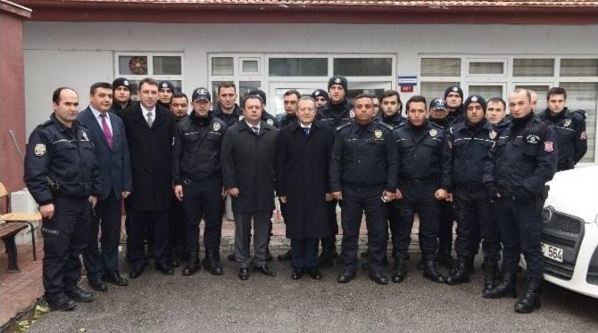 Başkan Uğur&rsquo;dan &Ccedil;evik Kuvvete Moral Ziyareti