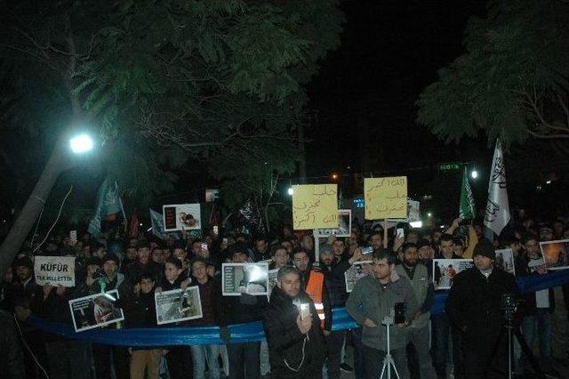 Adana’da Halep’te Ölenler İçin Kur’an Okundu