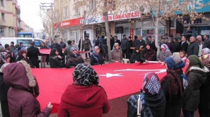 Hisarcık&rsquo;ta Ter&ouml;re Lanet Mitingi Ve Y&uuml;r&uuml;y&uuml;ş&uuml;