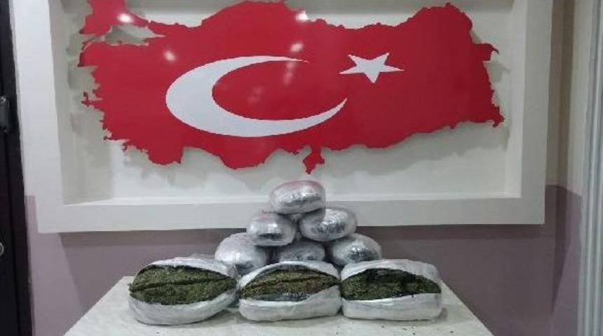27 Kilo Uyuşturucuyu Kargoyla G&ouml;nderdiler