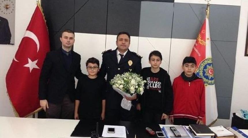 Minik &Ouml;ğrencilerden Polislere Anlamlı Ziyaret