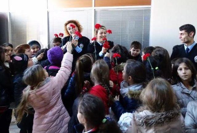 Minik Öğrencilerden Polislere Anlamlı Ziyaret