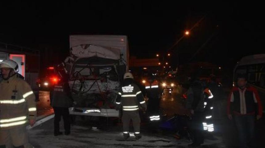 Yakıtı Biten Kamyon Kazaya Neden Oldu: 1 &Ouml;l&uuml;