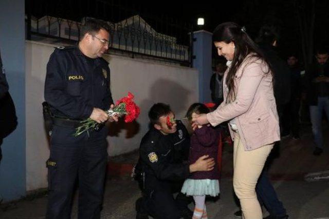 Antalya'da Otomobil Tutkunlarından Çevik Kuvvete Taziye Ziyareti