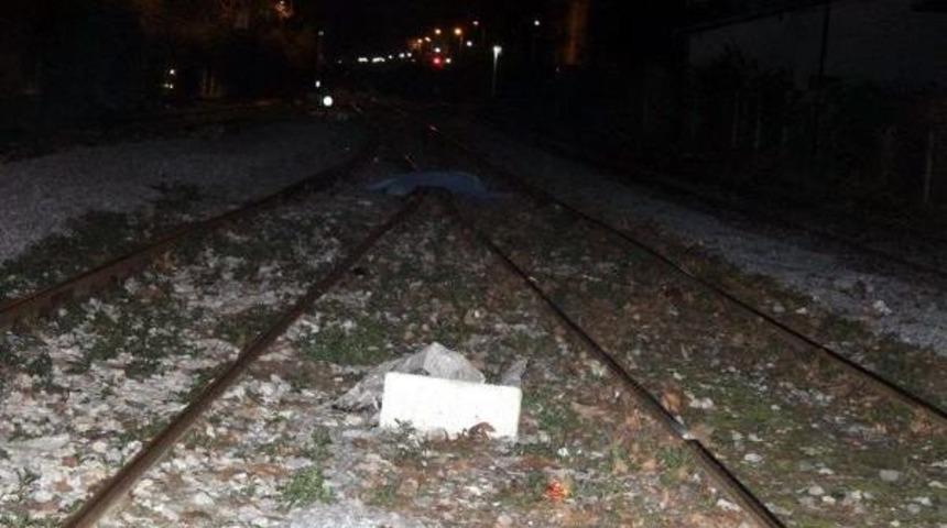 Binmeye &Ccedil;alıştığı Trenin Altında Kalan Uzman &Ccedil;avuş &Ouml;ld&uuml;