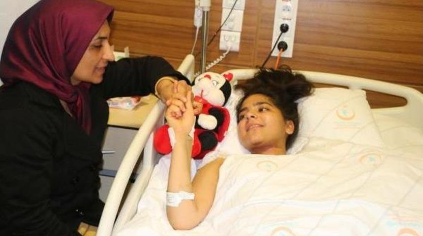 4'&uuml;nc&uuml; Kattan D&uuml;şen Afgan Kız, Hayati Tehlikeyi Atlattı
