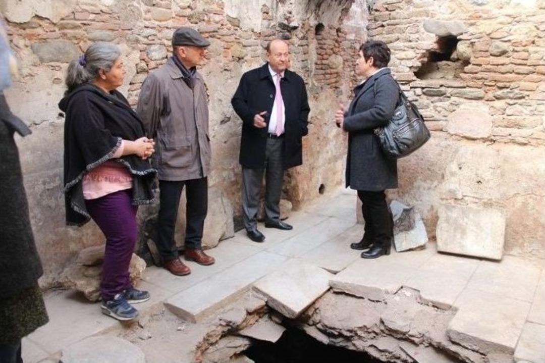 Tarihi Rum Hamamı G&uuml;n Y&uuml;z&uuml;ne &Ccedil;ıkartılıyor