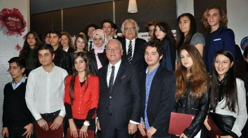 Antalya&rsquo;da Girişimciler &Ouml;d&uuml;llendirildi