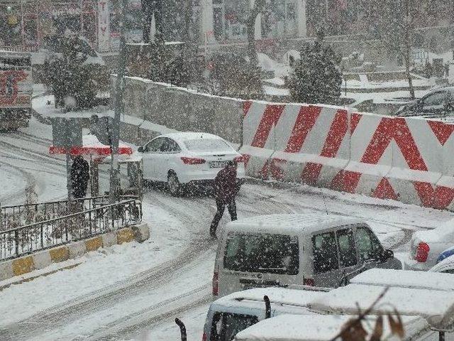 Malazgirt İlçesinde Kar Manzaraları