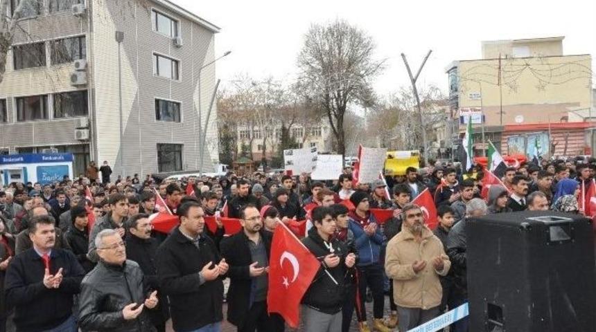G&ouml;lbaşında Ter&ouml;re Lanet Halep&rsquo;e Destek Mitingi