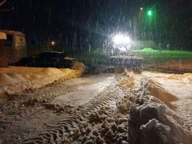 Boğaziçi Belediyesi Karla Mücadelesi Sürdürüyor