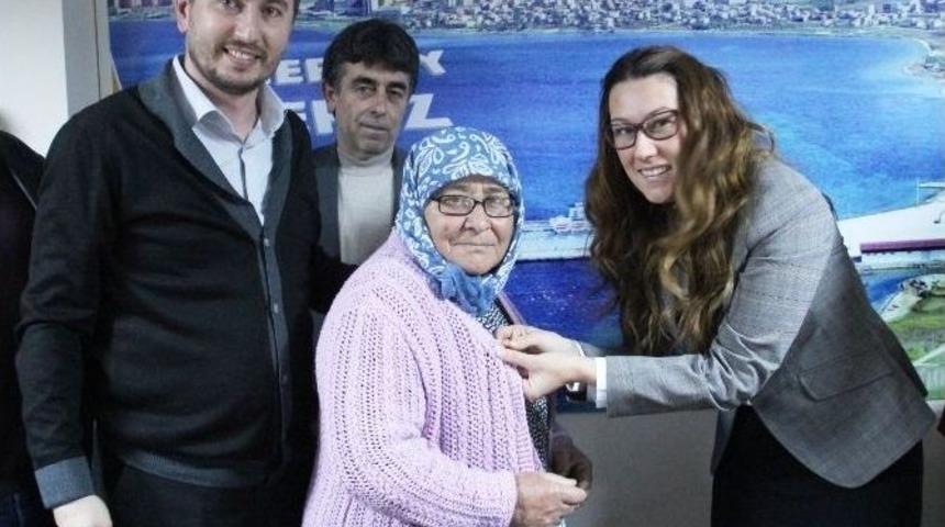 Ak Parti Kepez Belde Başkanlığı Yeni &Uuml;yelerine Rozet Taktı