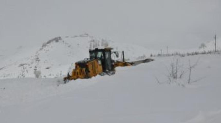 Hakkari&rsquo;de 18 K&ouml;y, 69 Mezra Yolu Ulaşıma Kapandı