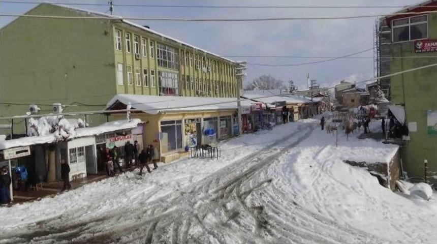 Kulp İl&ccedil;esi Beyaza B&uuml;r&uuml;nd&uuml;