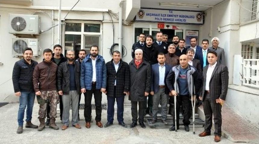 Polislere Baklava, Emniyet M&uuml;d&uuml;r&uuml;ne T&uuml;rk Bayrağı